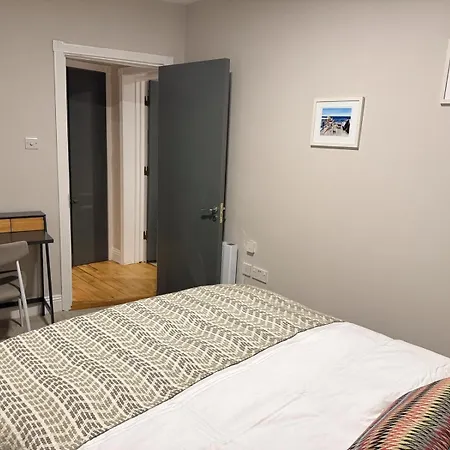 Retreat 2 Bed In Village 14 Days Minimum